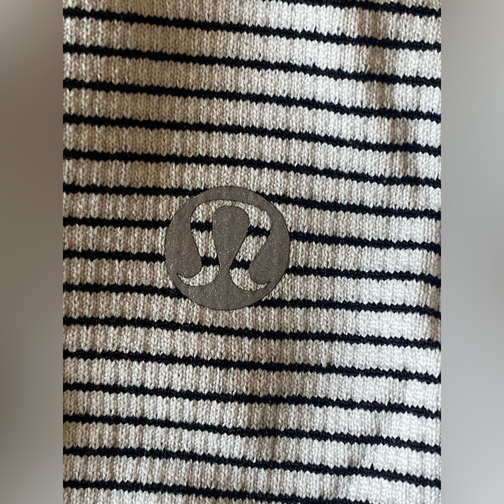 Lululemon Swiftly Tech Tank Top Racerback, Black & White, Size 6 - Picture 8 of 11